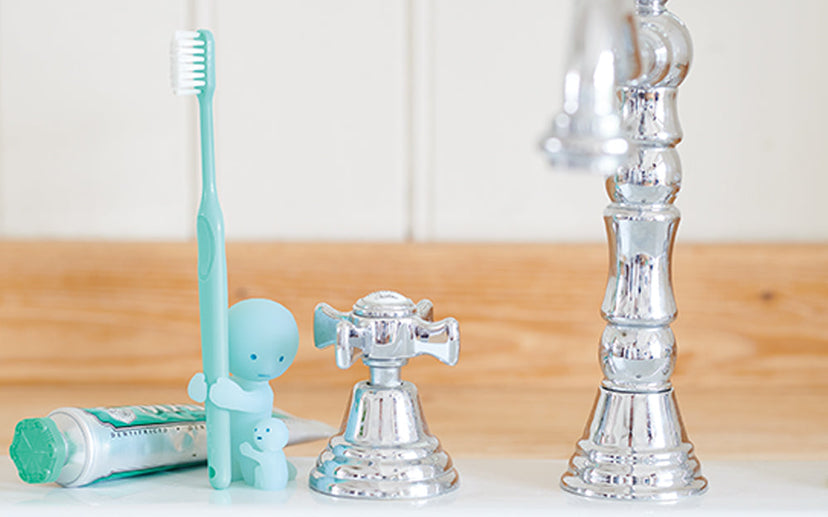 SMISKI Toothbrush Stands - Desk Display